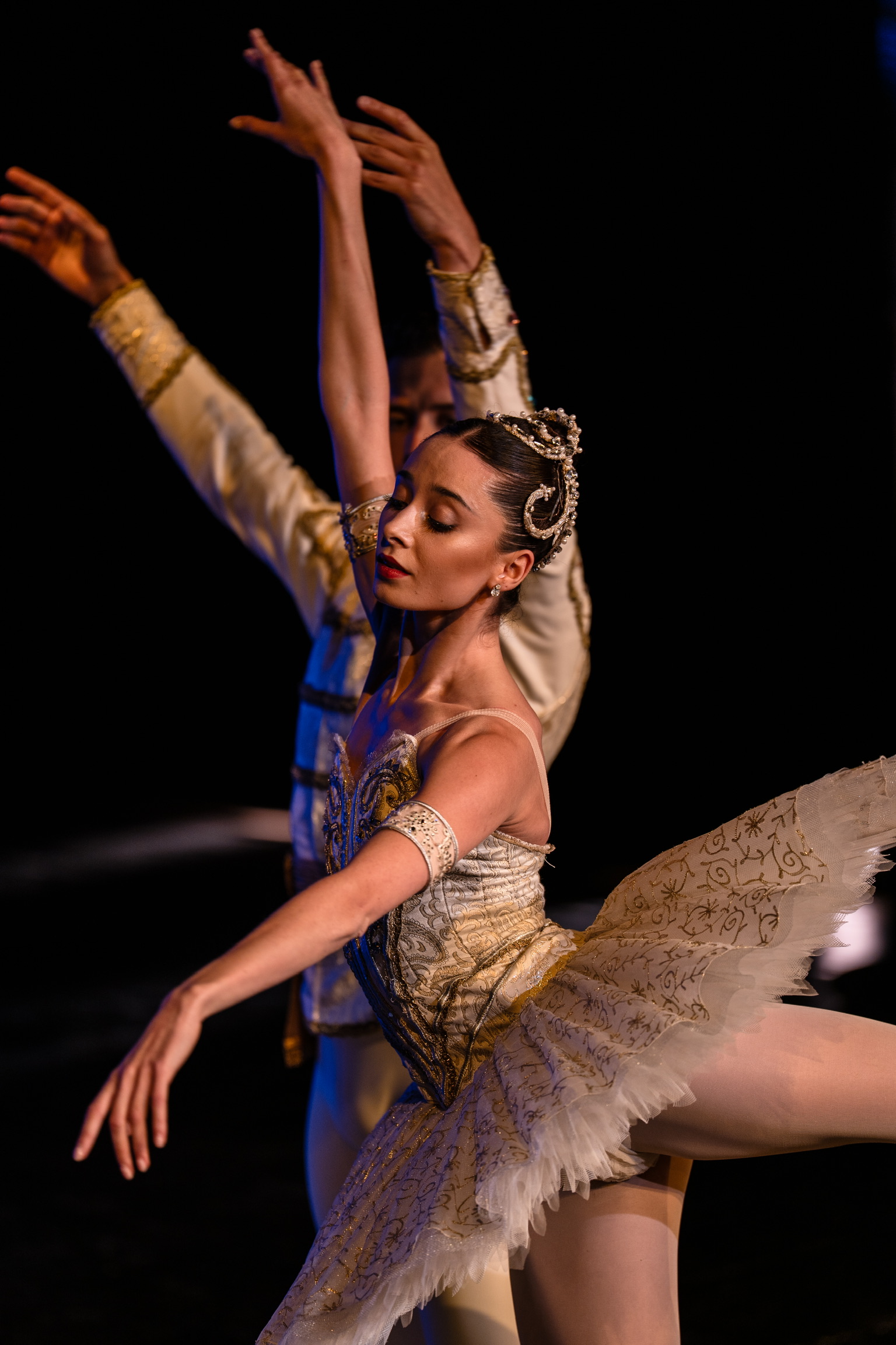 Raymonda Pas de Deux with Semyon Velichko, Photo by Suu Tanaka